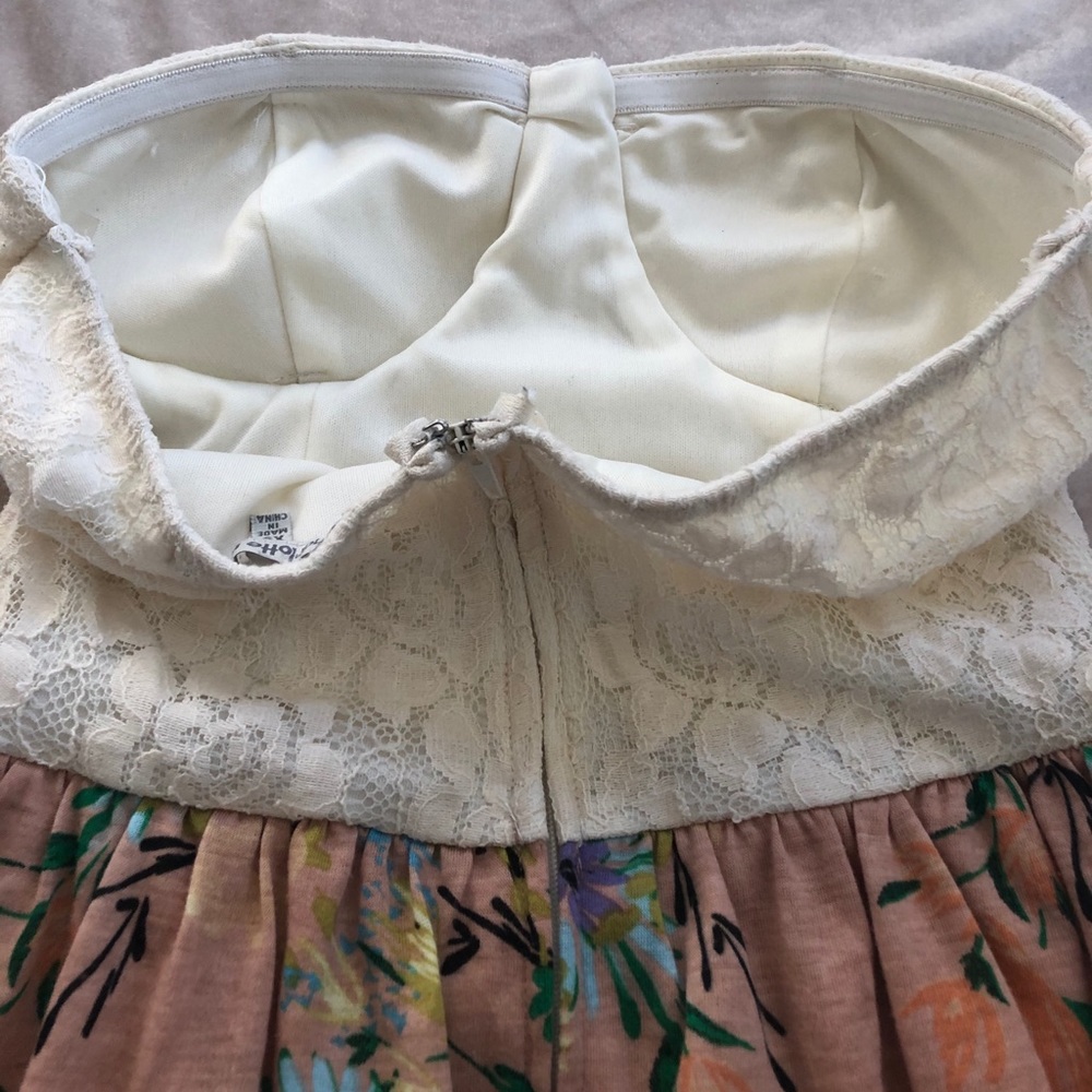 Sold HP🎉 Strapless Floral Dress - Picture 4 of 5